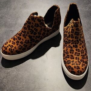 Cushionaire Women's Hero Slip On Sneaker Size 10W